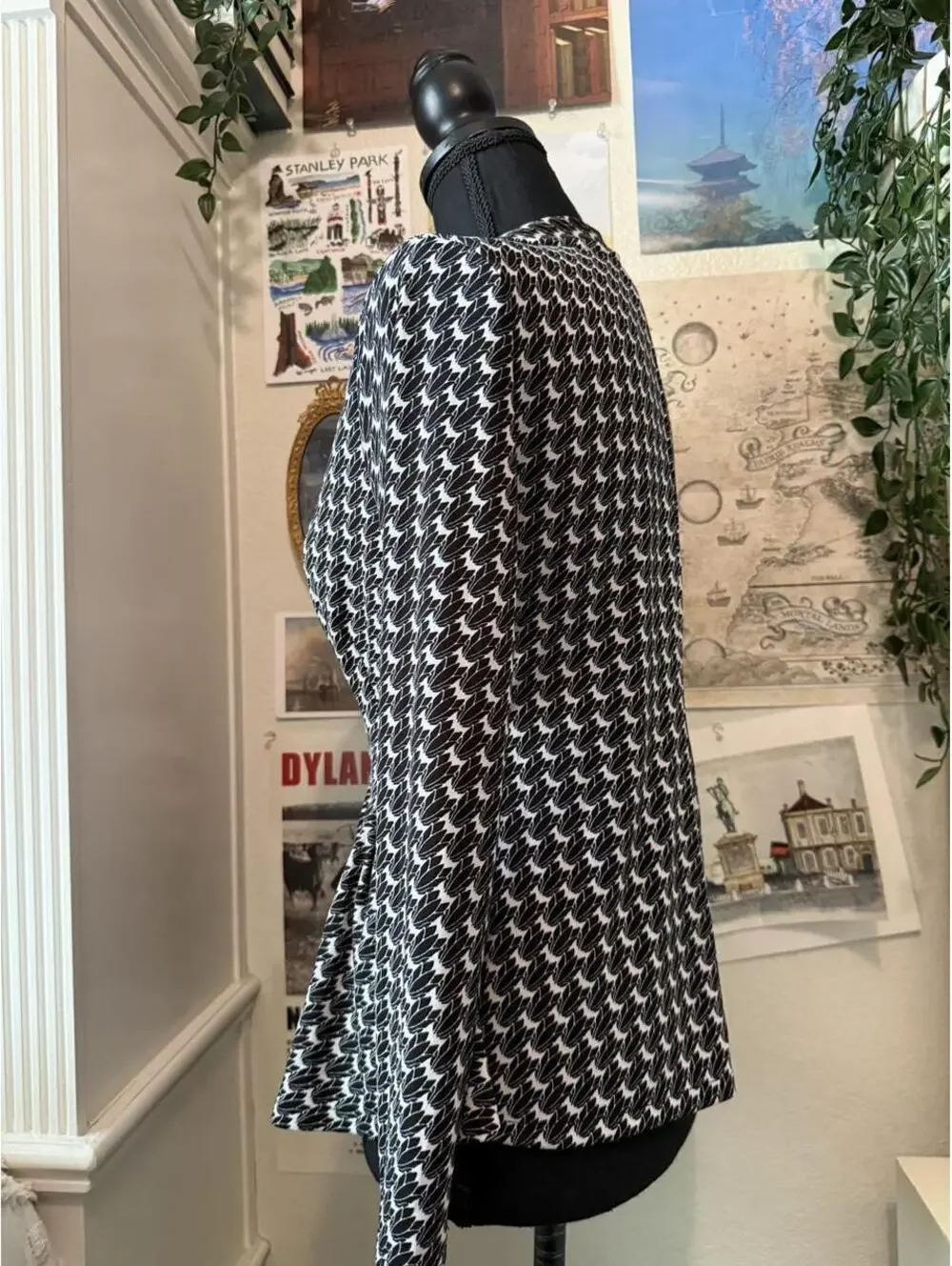 Ann Taylor Petite Black White Leaf Print Peplum Top